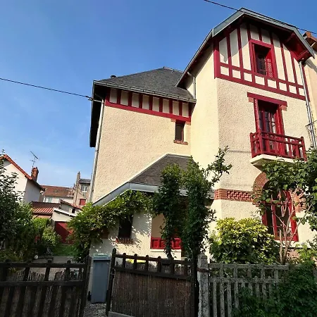 Hébergement de vacances Maison Avec Jardin, à Deux Pas Du Centre-ville *